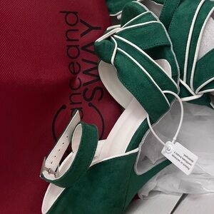 Dance and sway ballroom dance shoes. Green velvet.